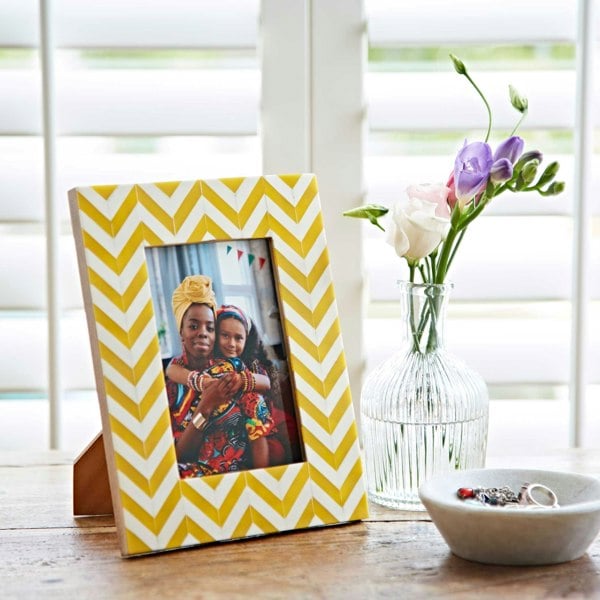 Paper High Asin Yellow Chevron Patterned Photo Frame