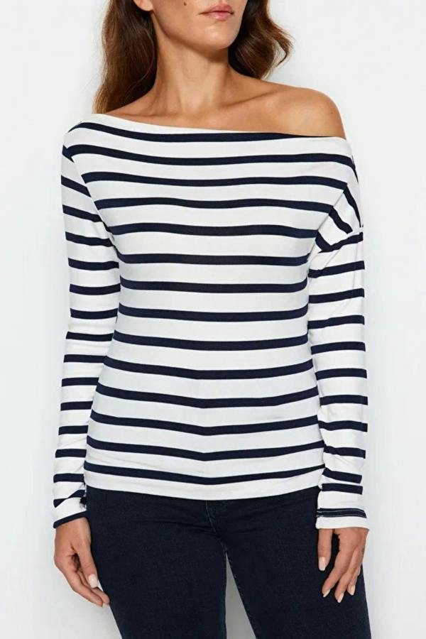 Hoxton Gal Plain Premium Soft Fabric Fitted Knit Blouse with Boat Neck