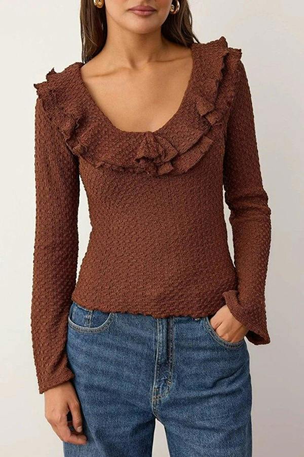 WOVCOR Textured Fitted Stretch Knit Blouse with Ruffle Detail