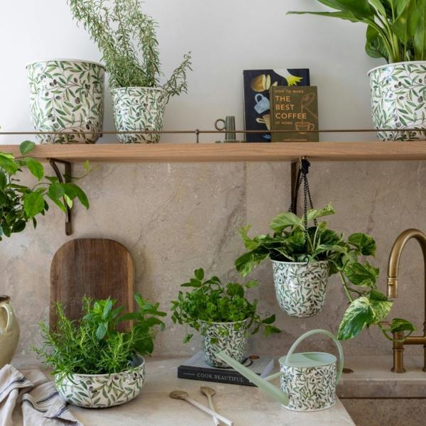 Ivyline Maisie Vintage Metal Watering Can