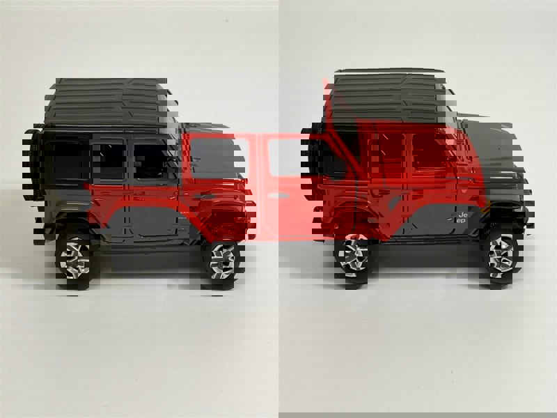 Tayumo Jeep Wrangler Sahara LHD Red 1:32 Scale Light & Sound Tayumo 32120001