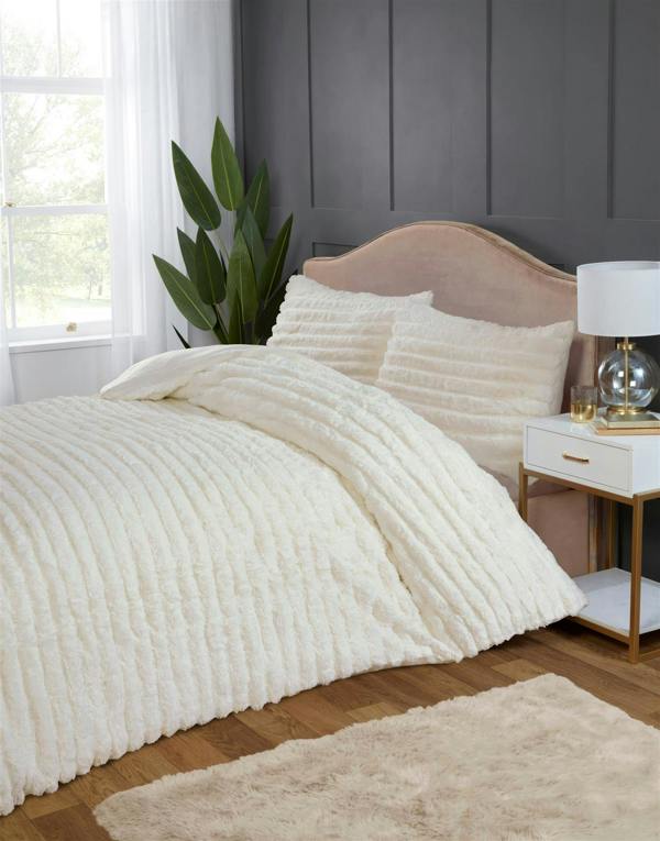 Rabbit Fur Vanilla White Duvet Cover Set