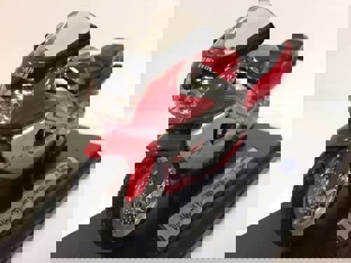 yamaha yzf 1000r thunderace 2001 1:18 scale welly 12154