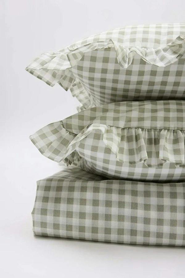 Double Duvet Cover Set with Ruffle Detail and Gingham Pattern 200x220cm (Without Sheet)