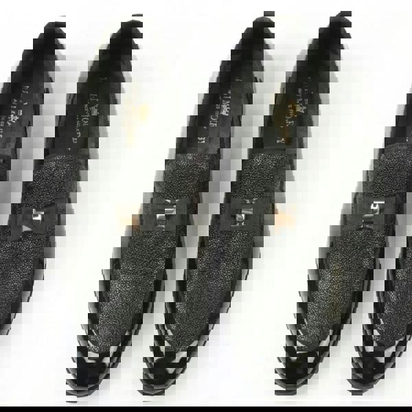 Dolcetto Men’s Textured Front Iconic Buckle Bow Loafers