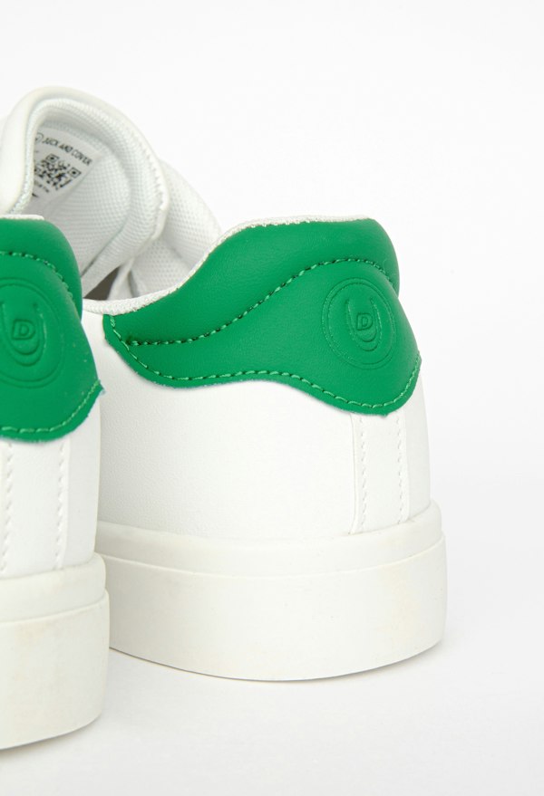 Duck and Cover Claspar Trainers - White/Green