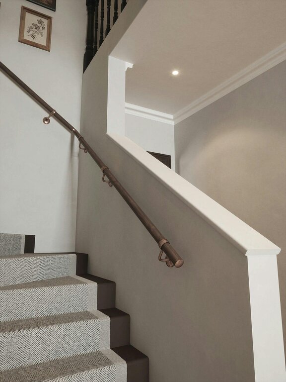 Handrails Direct Wroxall Ebony Single-Winder Handrail