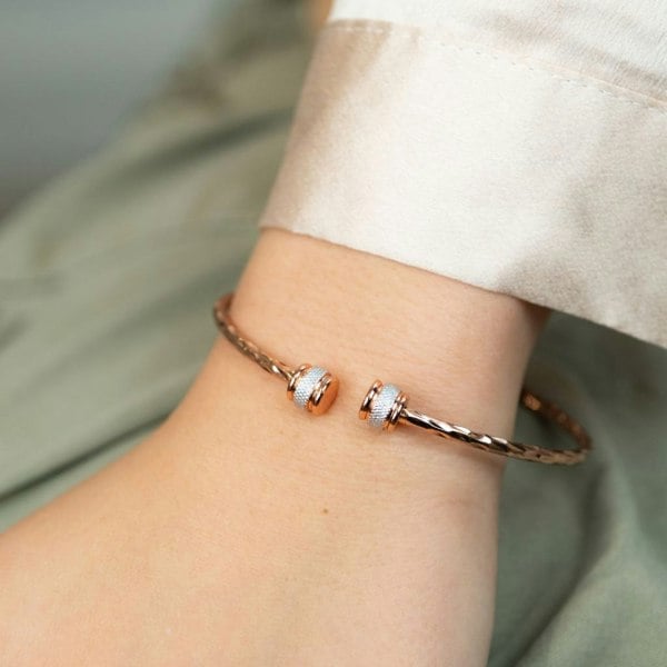 The Colourful Aura Slim Round Twist Rose Gold Minimalistic Thin Bracelet Bangle