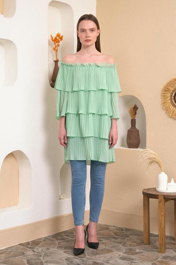 Hoxton Gal Off Shoulder Relaxed Fit 3/4 Sleeves Layered Blouse In Green