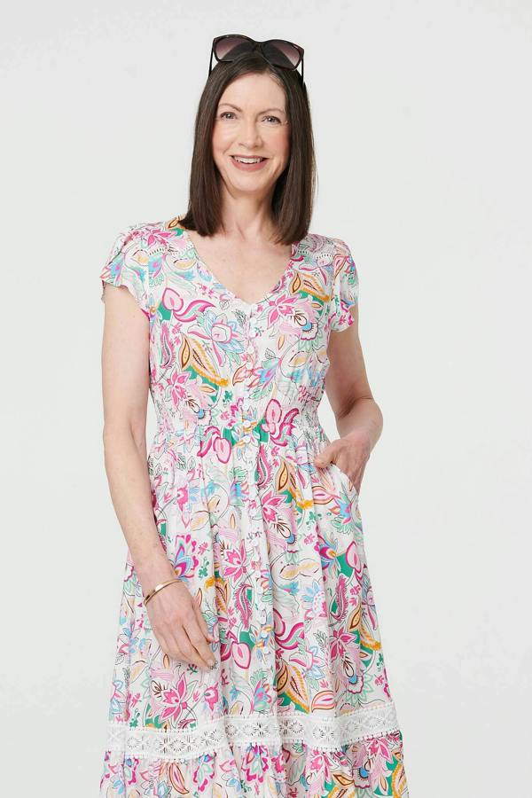 White | Floral Cap Sleeve Lace Knee Length Dress