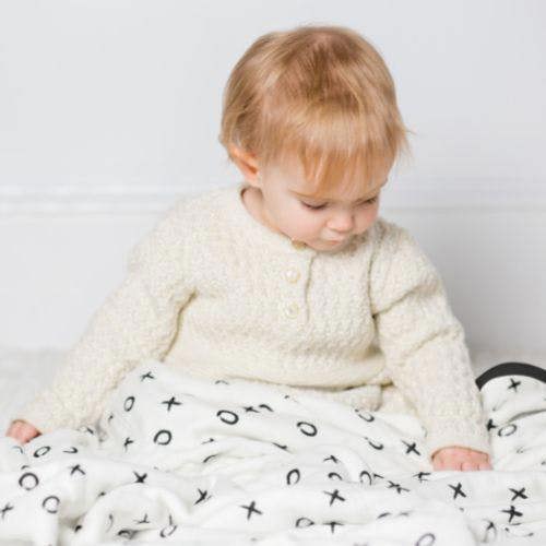 Lulujo - Quilted Blanket - Hugs & Kisses