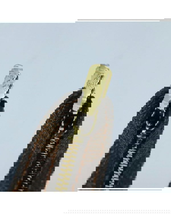 208262890.jpg