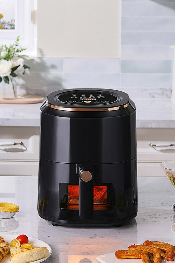 Living and Home 5L Black Digital Touchscreen Air Fryer 8 Preset Menus with Timer Adjustable Temperature Control