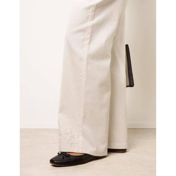 Blue Vanilla Floral Embroidered Detailed Flared Jeans