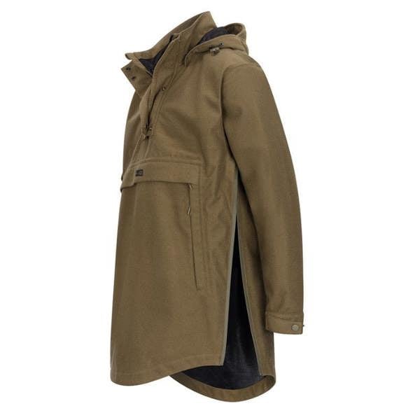 Side view of Hoggs of Fife Torness waterproof smock showing the length of size zip for ease of pulling off