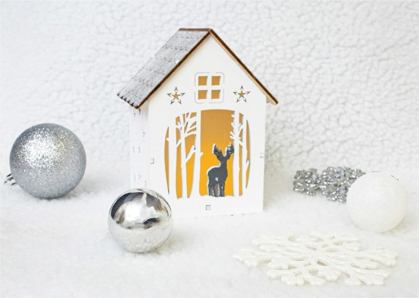 St Helens White Wooden Oramental House With Forest & Star Si