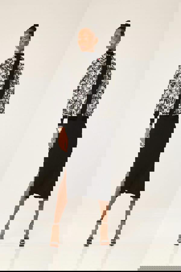 NoirBrushStrokeElegance, MonochromeInkPalette, EbonyCanvasChic, CharcoalBrushedEssence, BlackWhiteBrocadeCraft, GrayscaleStrokesStyle, SlateCanvasBrushedCharm, ShadowyPaletteGlam, InkedMonochromeBlazer, NoirCanvasHarmony,