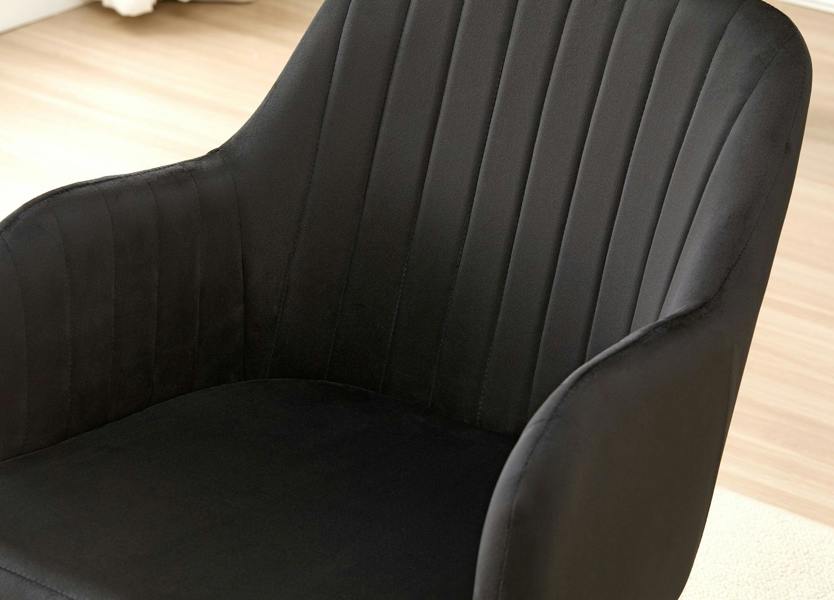 Colorado Dining Table with 4 Charlotte Velvet Chairs - Madefor.Living