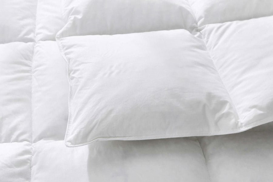 HomeSpace Direct 4.5 Tog Duck Feather & Down White Duvet