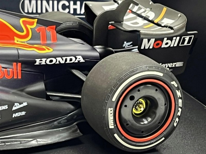 Minichamps Sergio Perez #11 Red Bull Racing RB19 Winner Saudi Arabian GP 2023 1:18 110230111