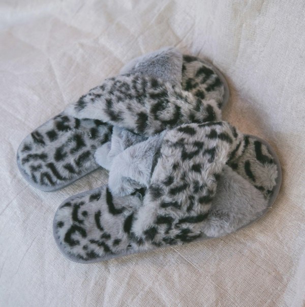 Luna Charles Noelle Leopard Print Slippers - Grey