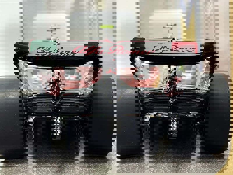 Solido Zhou Guanyu #24 Alfa Romeo C42 2022 Canada GP 1:18 Scale 1810202