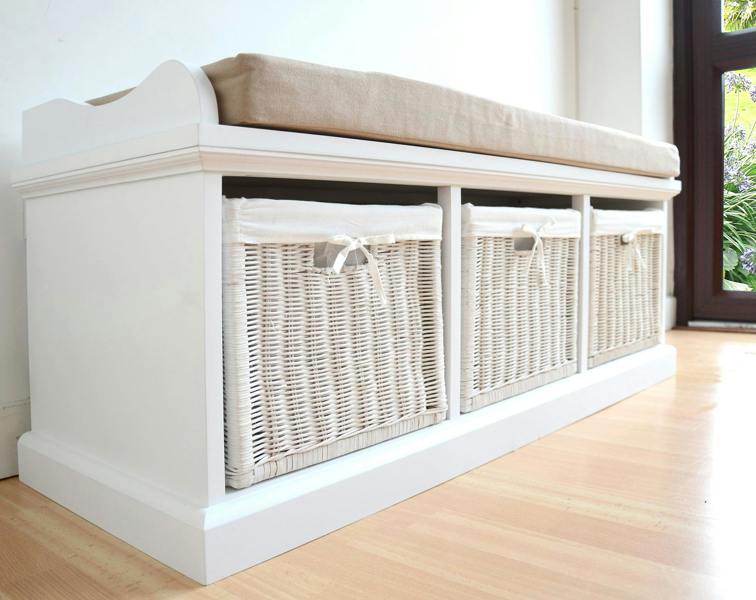 Tetbury White Bench with White Wicker Baskets and Cream Cushion