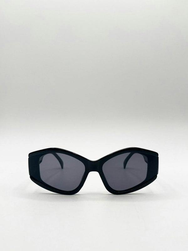 SVNX Angular Cat-Eye Sunglasses in Black