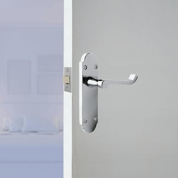 EDH Door Hardware Polished Chrome Victorian Scroll Door Handles on Shaped Backplate – 170mm x 40mm + Tubular Latch