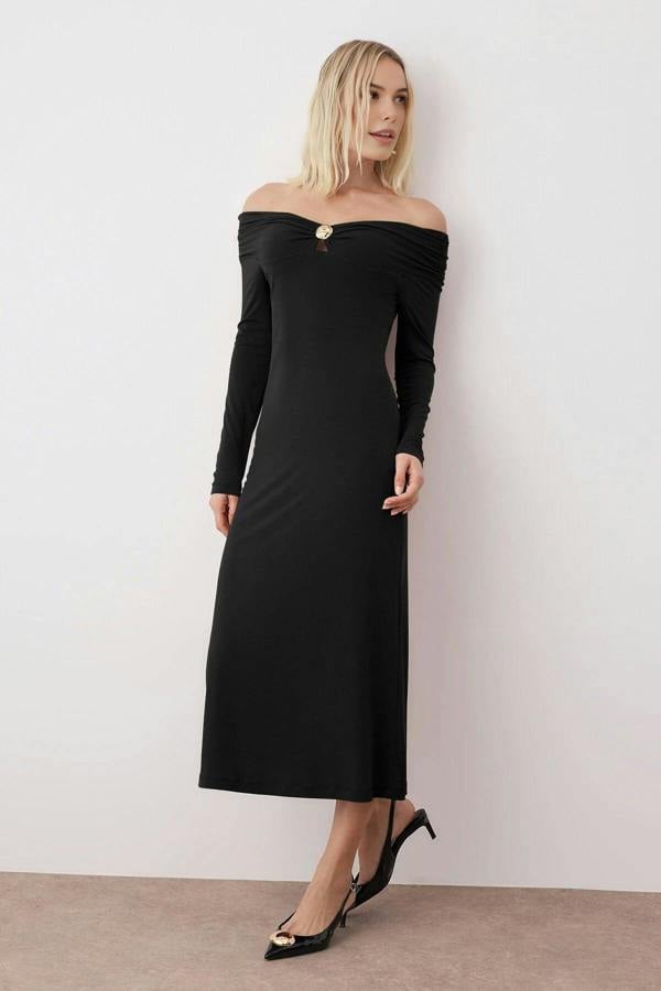 WOVCOR Off-Shoulder Bodycon Maxi Knit Dress with Accessory Details