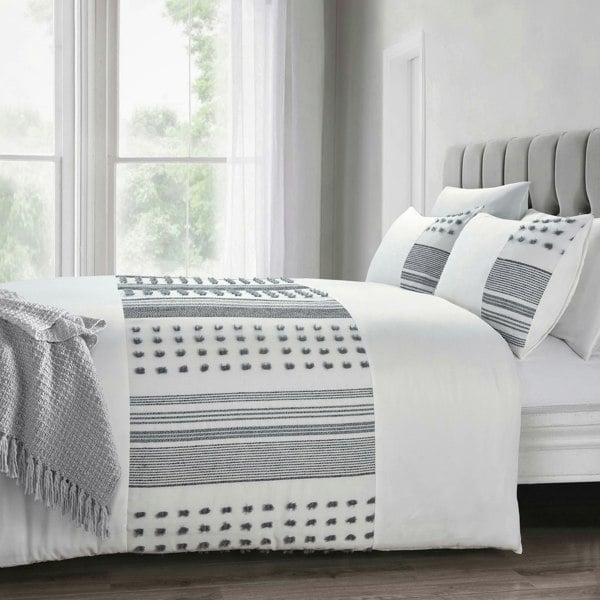Intimates Micah Tufted White Duvet Cover & Pillowcase Set