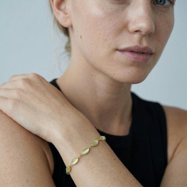 Uchi & Soto Nekomeishi Green Cats Eye Bracelet