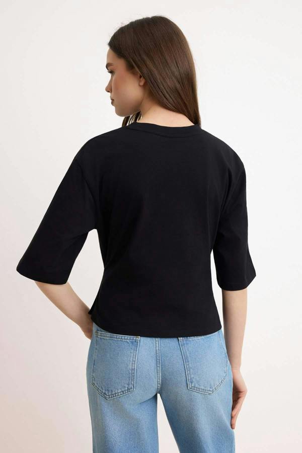 Regular Fit Dropped Shoulder Crew Neck Short Sleeve T-Shirt