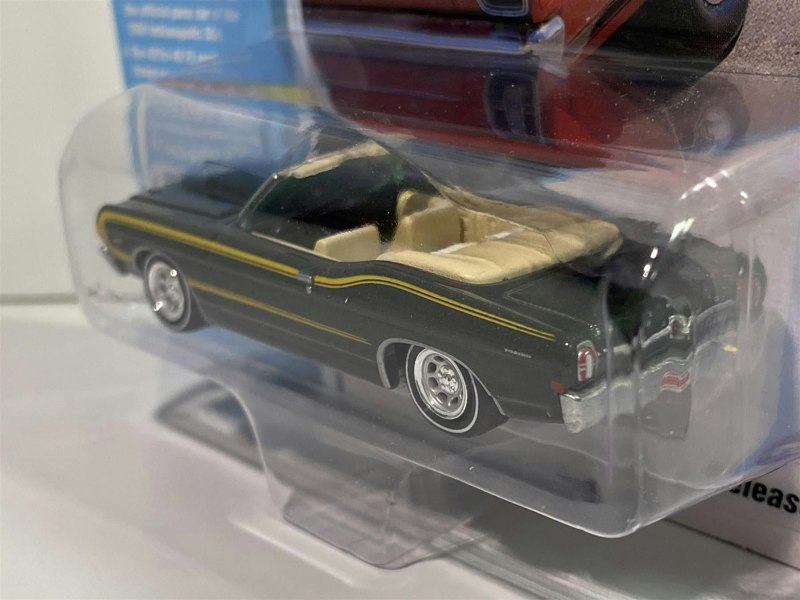 1968 ford fairlane torino gt convertible green poly 1:64 johnny lightning jlcg021b