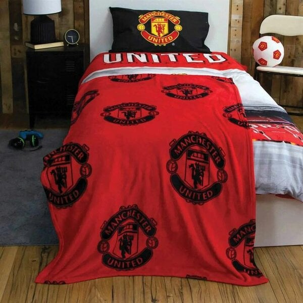 Manchester United FC Crest Fleece Blanket, Bedroom, Sports, Gift