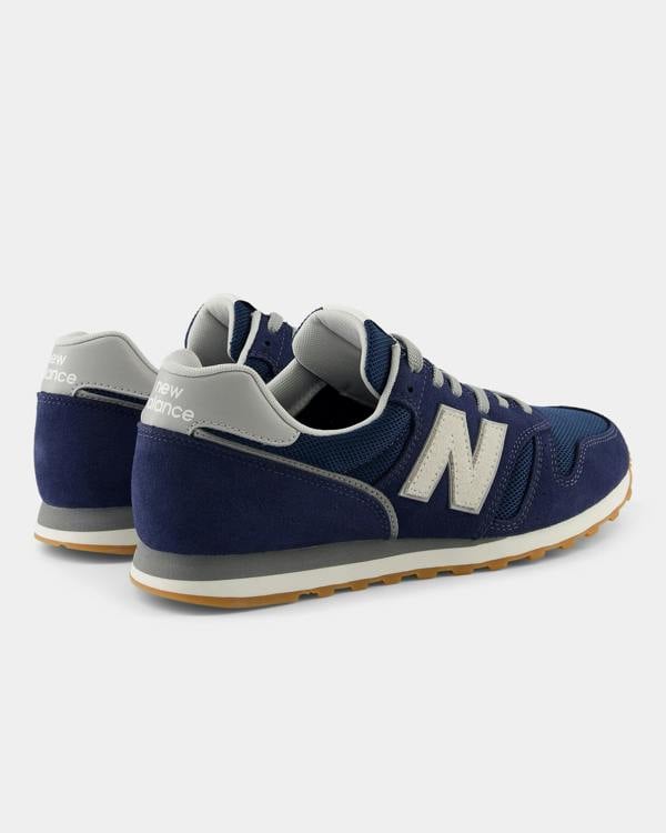 New Balance 373V2 Mens Trainers in NB Navy - heel