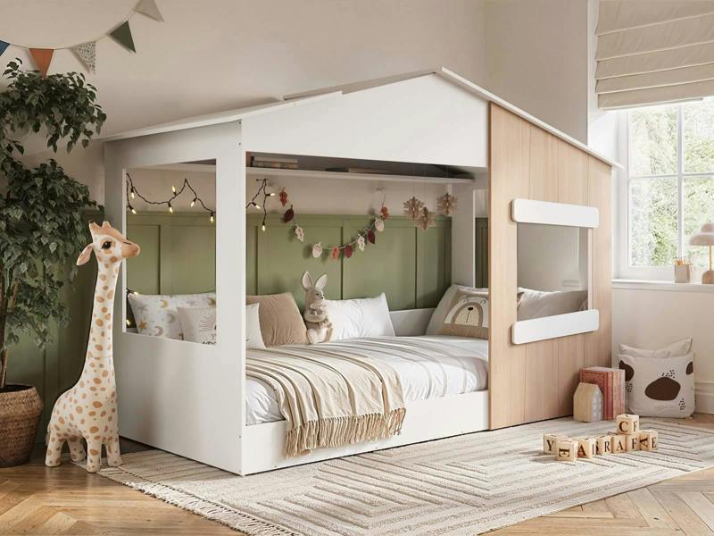 Dreamland House Bed Oak