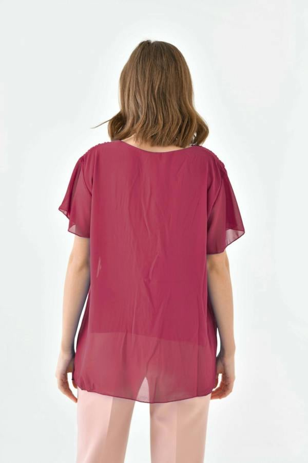 Hoxton Gal Oversized Round Neck Short Sleeve Pleated Blouse in Burgundy with Necklace