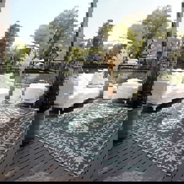 Dynamic Indoor & Outdoor Reversible Green Rug