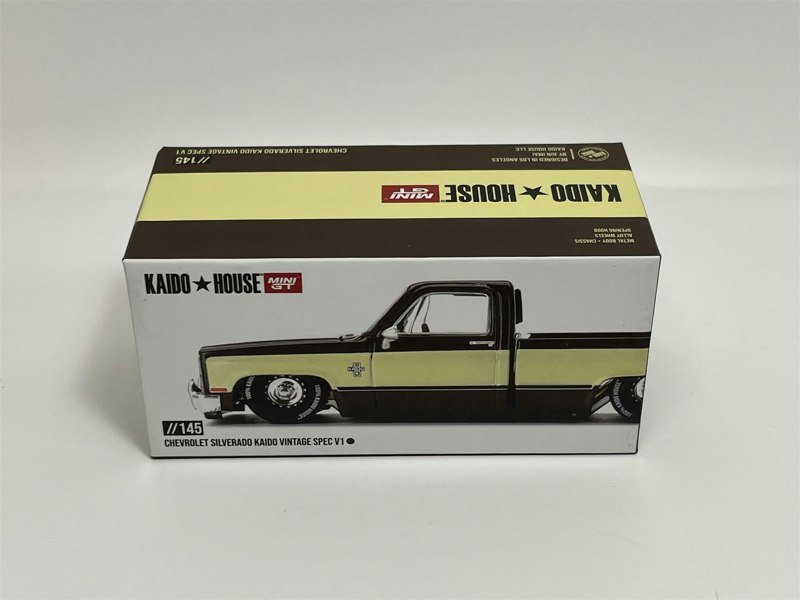 Mini GT Chevrolet Silverado Kaido House Vintage Spec V1 1:64 Mini GT KHMG145