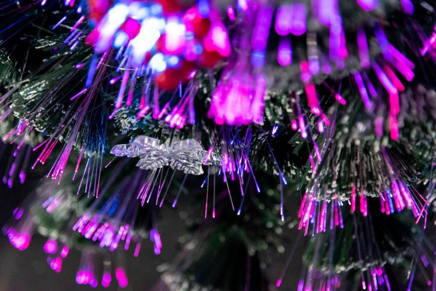 2ft to 6ft Snowflakes and Berries Fibre Optic Pre-Lit Christmas Trees in Green PVC image 6