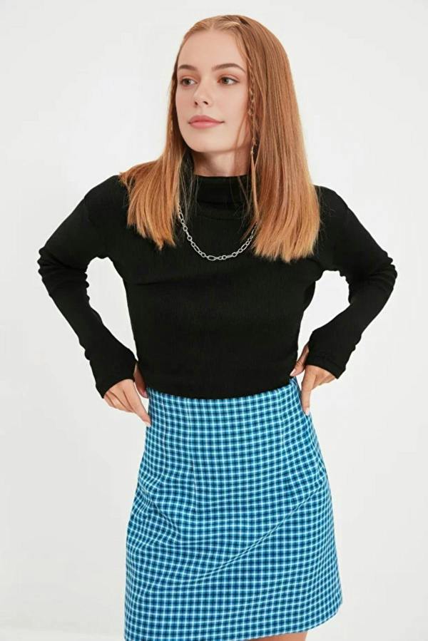WOVCOR Fitted Turtleneck Knit Blouse with Finger Detail