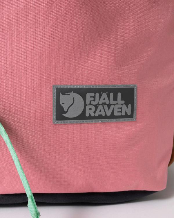 logo detail of of a Fjallraven Vardag Unisex Backpack 17 in Poppy Pink and Khaki Dust 