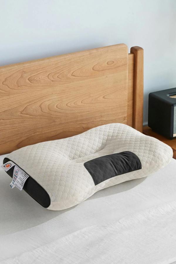 Living and Home Premium Sleep Support Knitted Pillow for All Seasons
