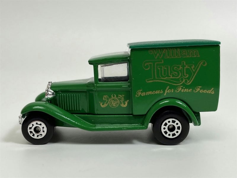 MCSlots Ford Model A William Lusty Green 1:64 Scale Matchbox MB38D S8