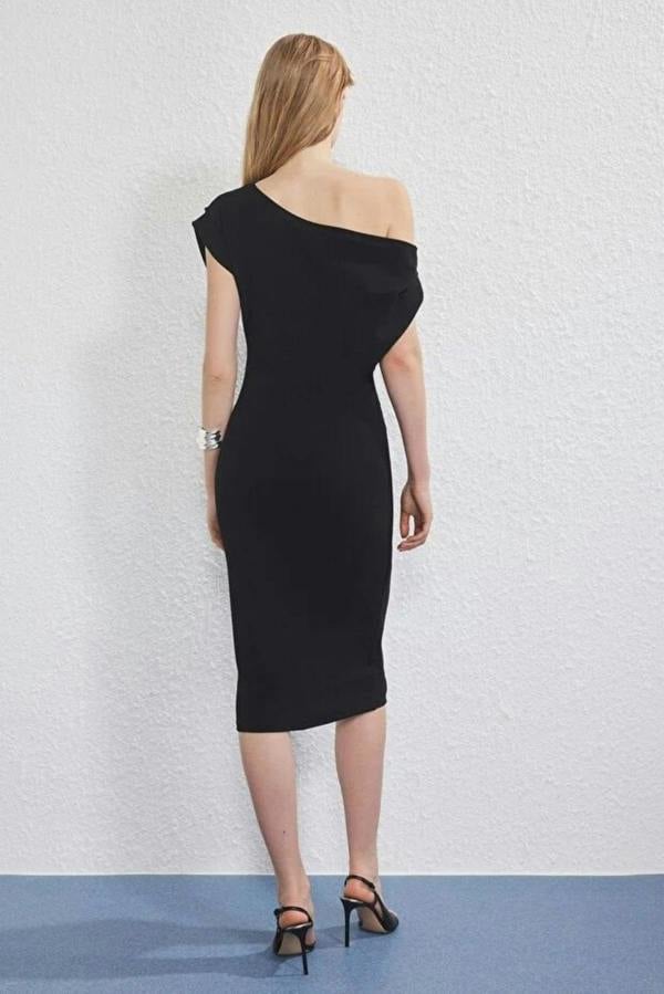 Hoxton Gal Midi Knit Dress with Ruched/Draped Detail