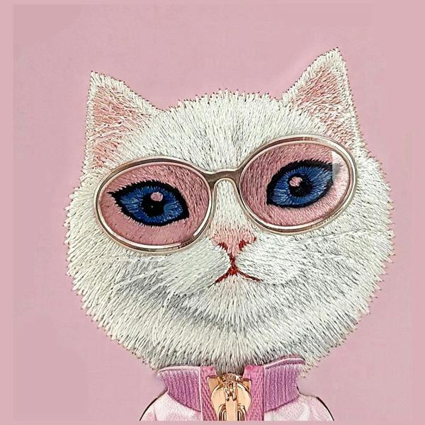 Nimmy Friends Nimmy Cool & Cute 2.0 White Rich & Beauty Cat Case with MagSafe for iPhone 17 Pro 6.3" Pink - N-KMLL-IP17-PRO-04
