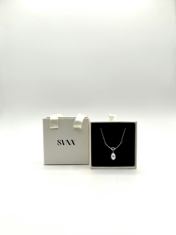 SVNX Baroque Oval Pearl Necklace in Silver Colour