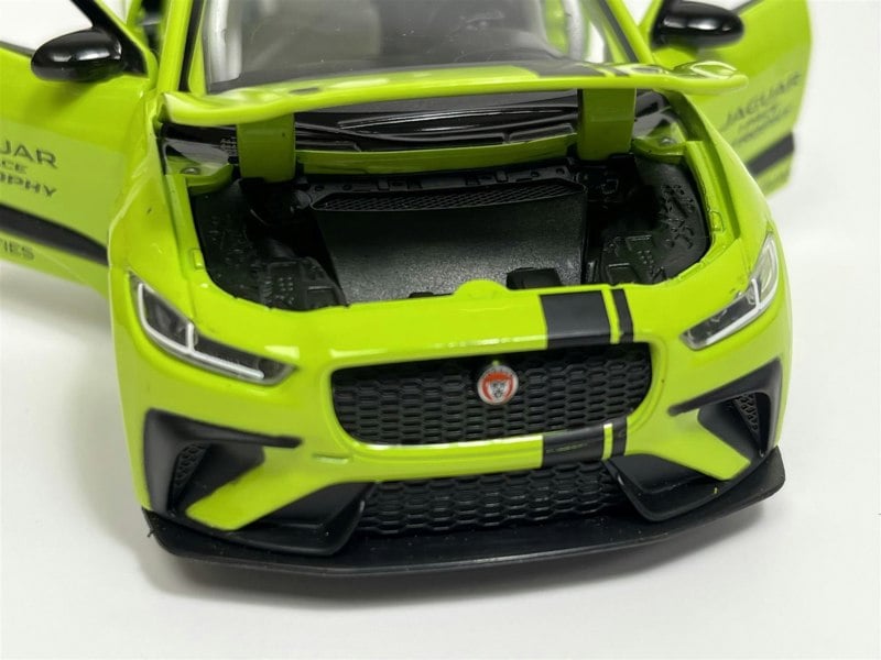 Tayumo Jaguar I pace e Trophy Light & Sound Green LHD 1:32 Scale Tayumo 32110013