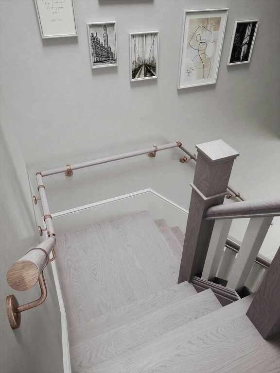 Handrails Direct Pattingham Grey Wood Quarter Landing Handrail